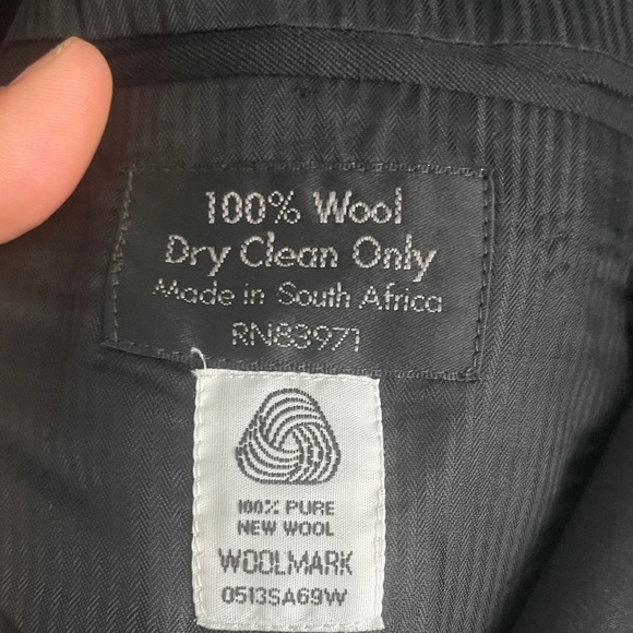 BLACK TUXEDO - Picture 4 of 4